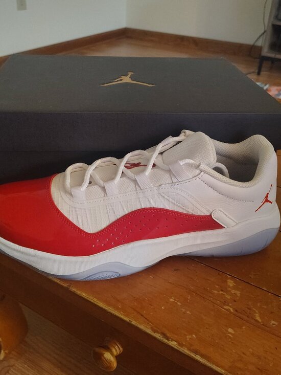 Air Jordan 11 cmft low red